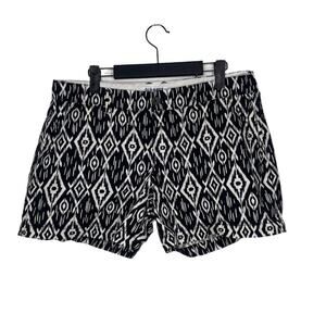 Old Navy Womens Shorts Size 10 Black & White Geometric Tribal Ikat Short Shorts